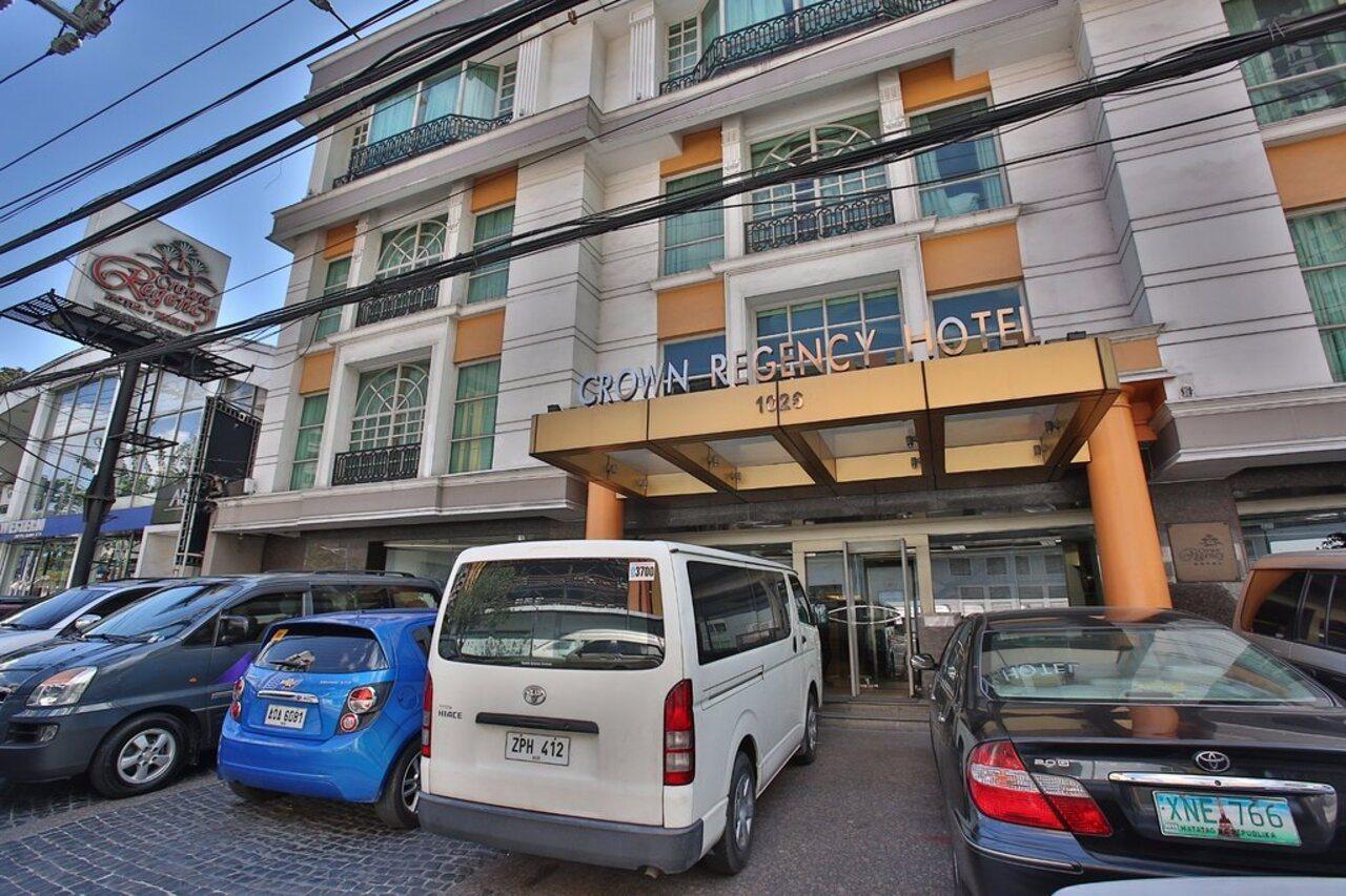 Crown Regency Hotel Makati Makati City Exterior photo
