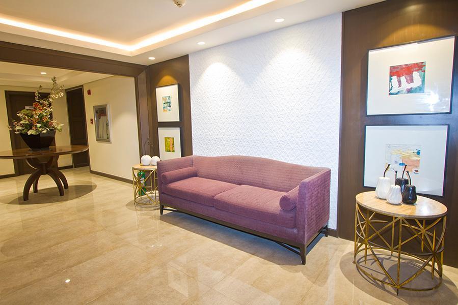 Crown Regency Hotel Makati Makati City Exterior photo