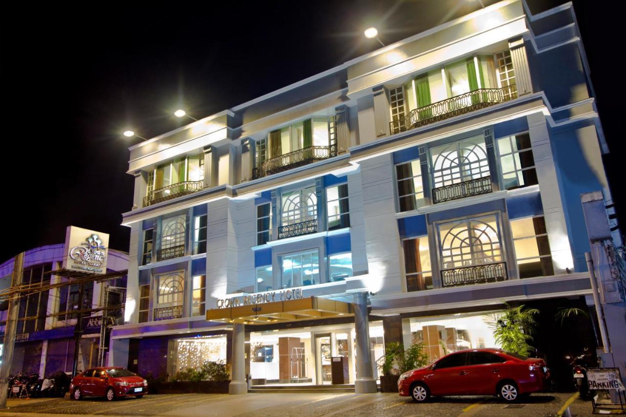 Crown Regency Hotel Makati Makati City Exterior photo