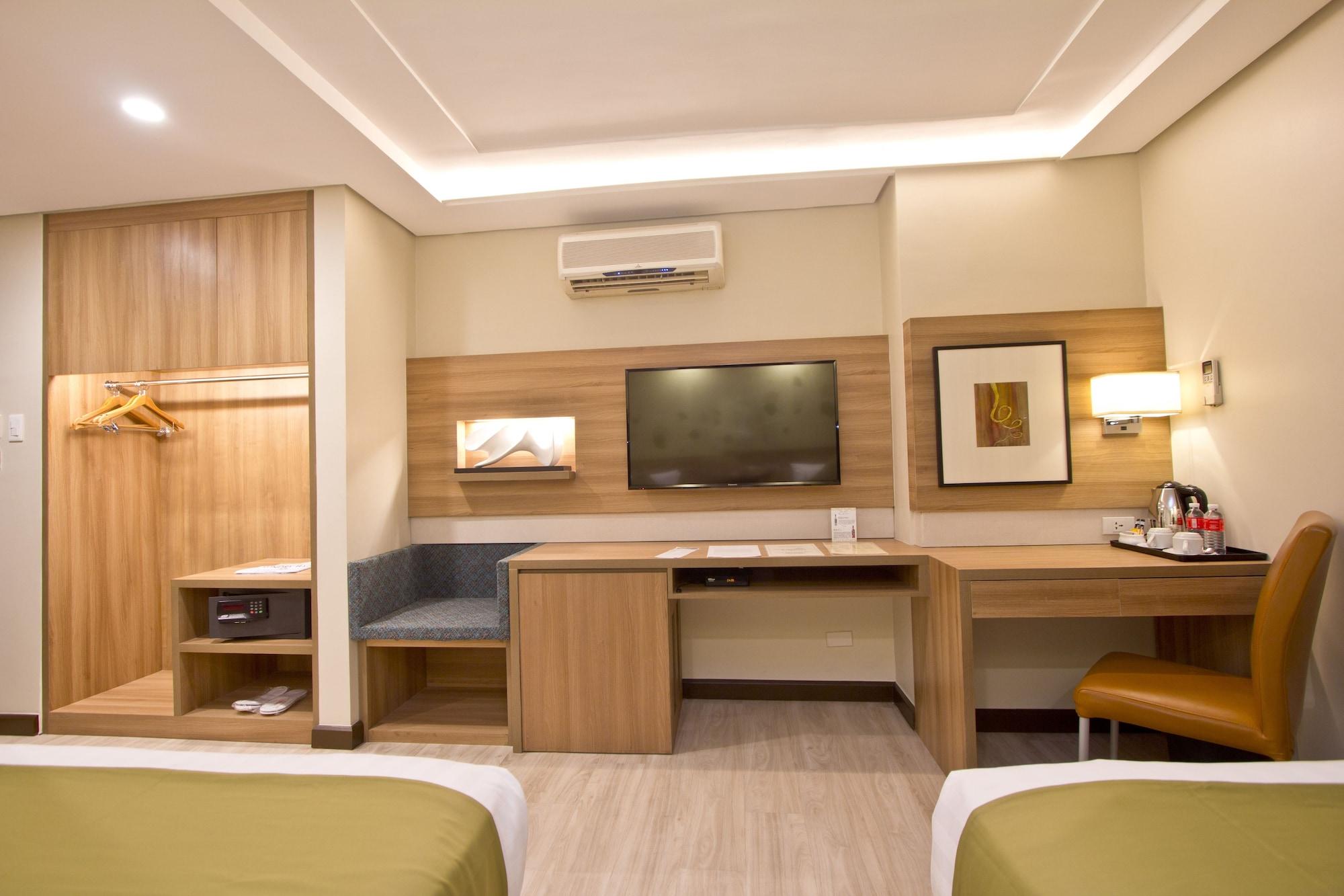Crown Regency Hotel Makati Makati City Exterior photo