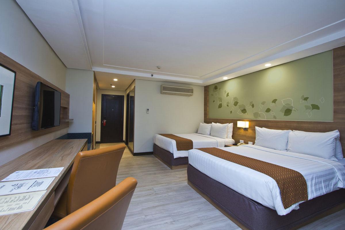 Crown Regency Hotel Makati Makati City Exterior photo