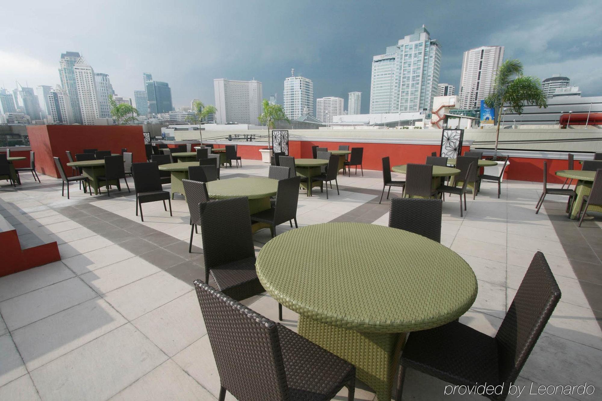 Crown Regency Hotel Makati Makati City Exterior photo