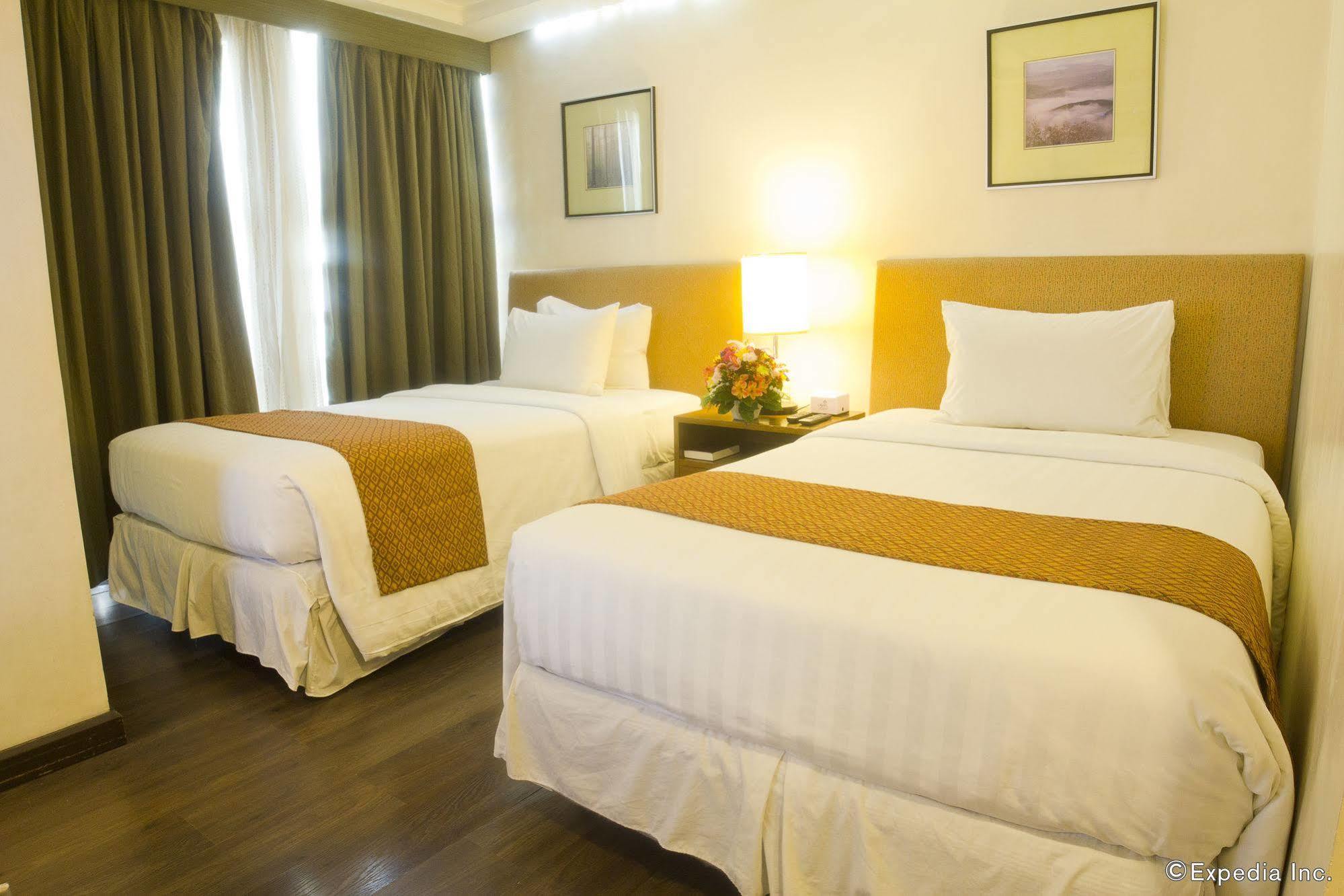 Crown Regency Hotel Makati Makati City Exterior photo